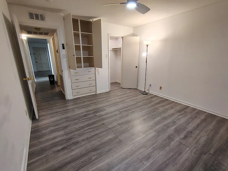 8401 N New Braunfels Ave #223 — Photo 12