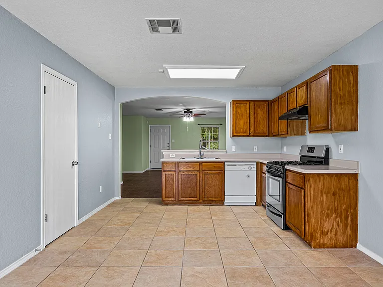 17305 Dashwood Creek Dr — Photo 7