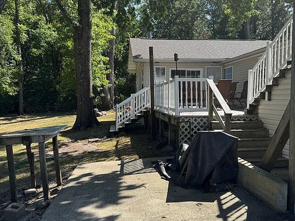 20 S Circle Dr
