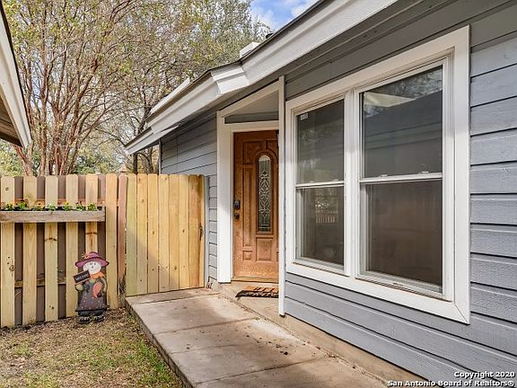 3rd image of 3943 Heritage Hill Dr