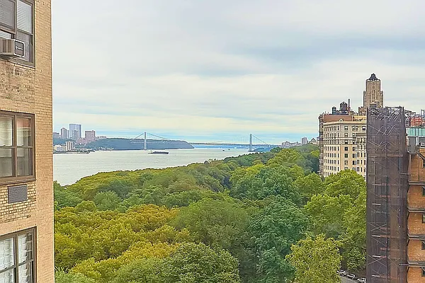 Rented by Keller Williams NYC | media 20