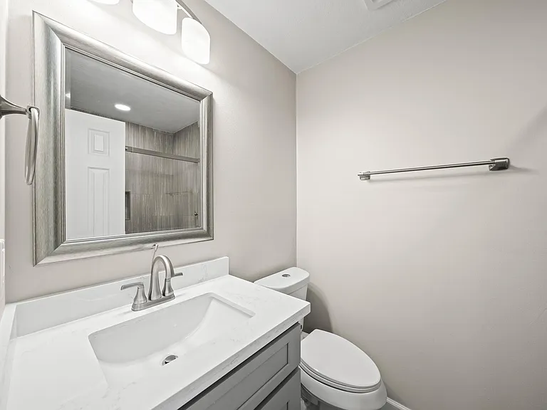 2201 Fountain View Dr #25 — Photo 9