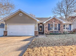 35 Valley View Cir, Bentonville, AR 72712