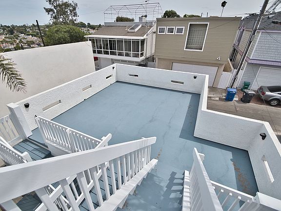 4th image of 472 36th St