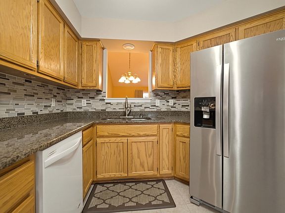 4th image of 411 Pine Ridge Cir