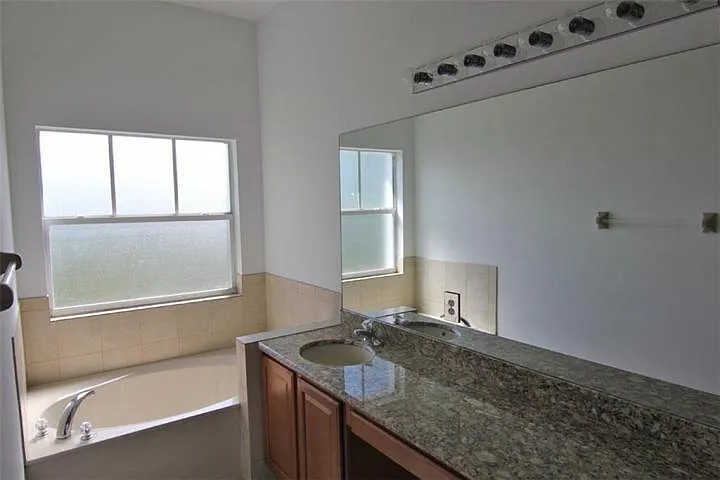 3485 SW Sawgrass Villas Dr #6-D — Photo 8