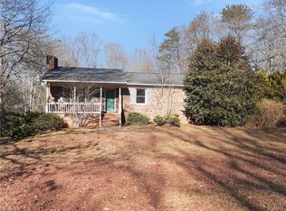 4605 Oak Park Dr, Pfafftown, NC 27040