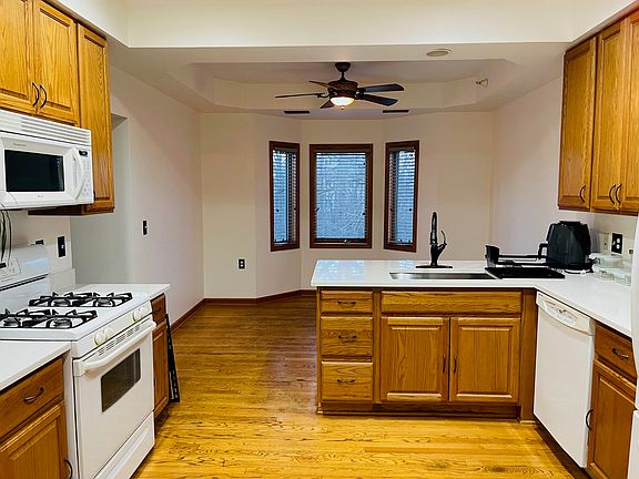 2nd image of 3170 Woodland Dr Unit 70