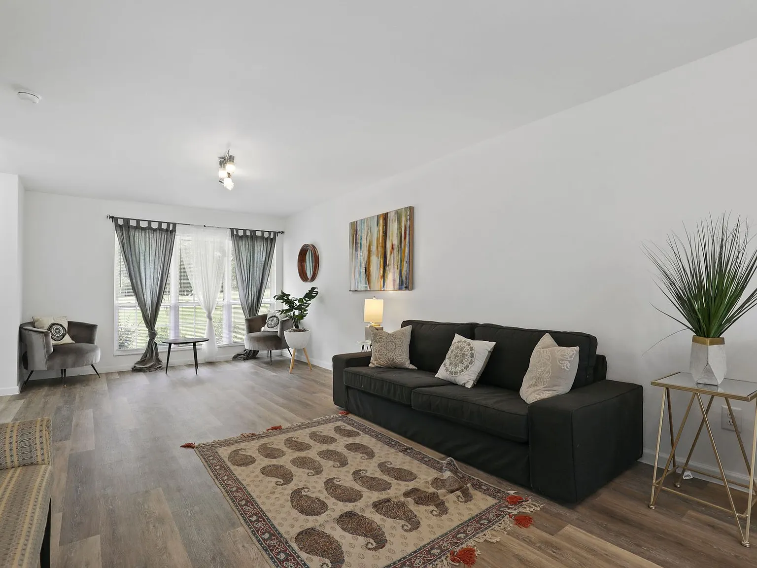 Golden Gate Townhomes — Photo 3