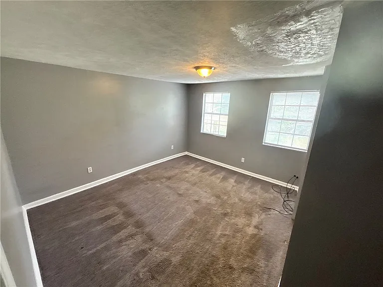 335 Cedarhurst St — Photo 17