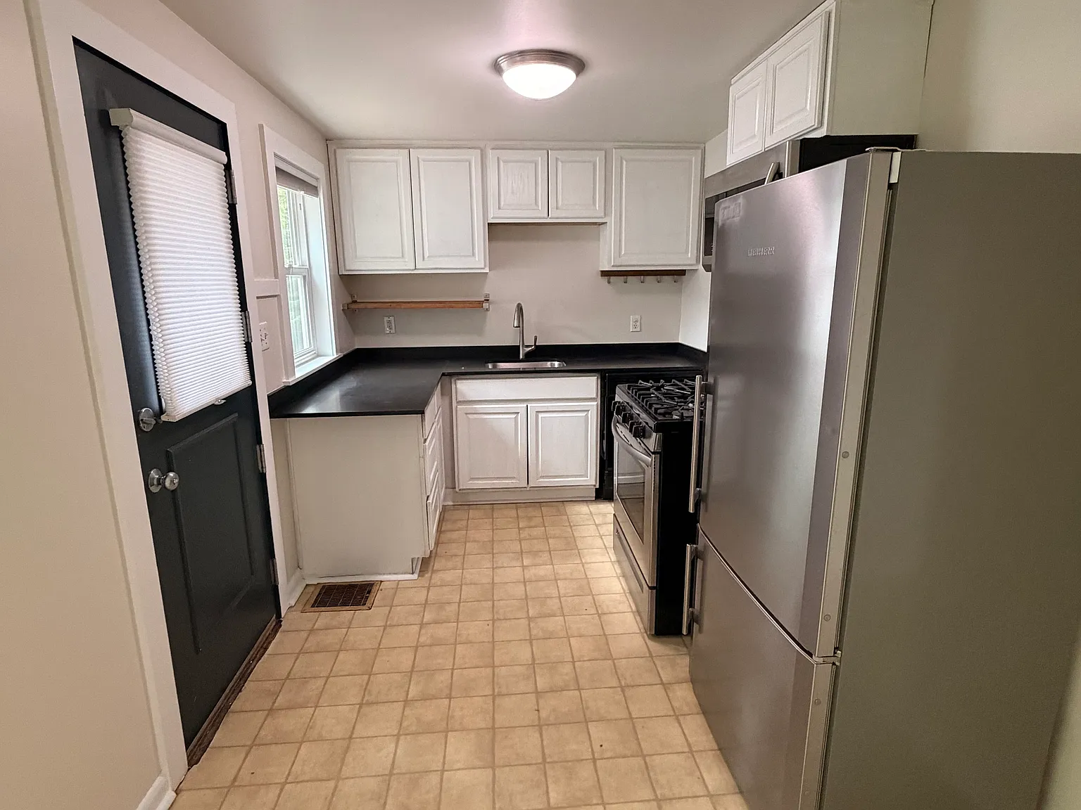 3207 S Edmunds Street — Photo 2