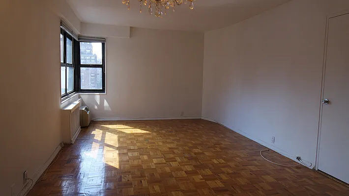 Rented by Realty Group International | media 7