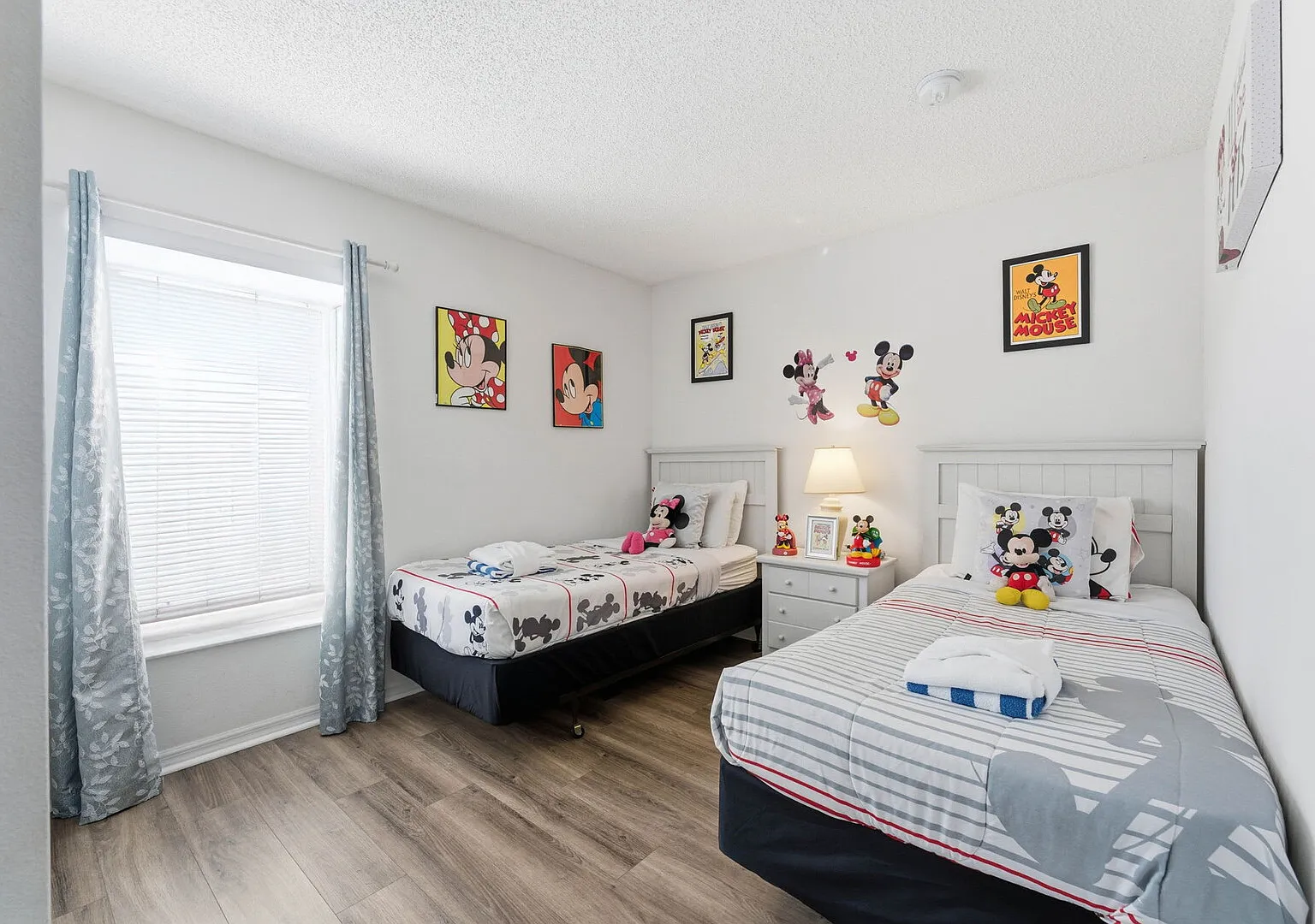Spacious 4BR Home, Pool, Games, Pets Welcome — Photo 4