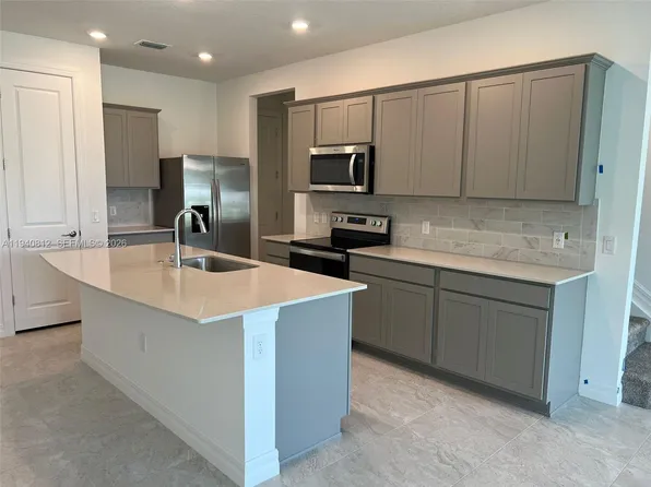 6121 Rancho Ln, Greenacres, FL 33415