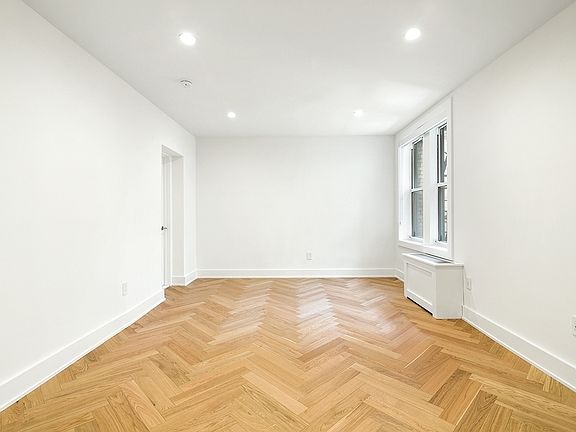 5th image of 225 W 23rd St APT 6E