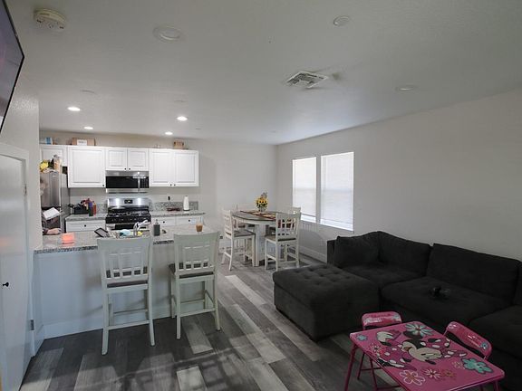 5th image of 3804 20th Ave #3804