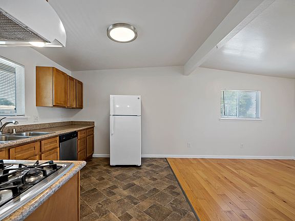 4th image of 230 Sanford Ave #230