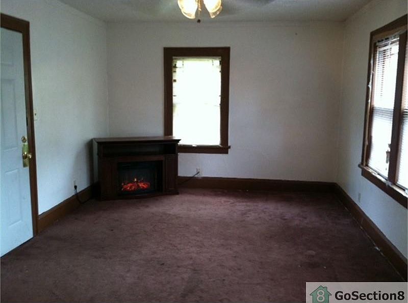 1st image of 1222 Auburn Ct