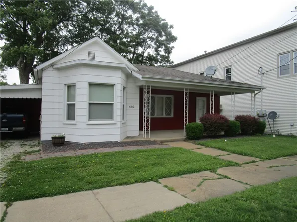 602 W 2nd St, Pana, IL 62557