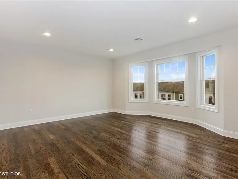 Belmont Estates Townhomes — Photo 7