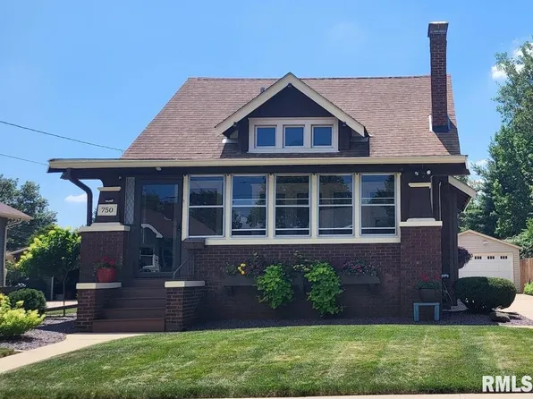 750 Johnston St, Galesburg, IL 61401