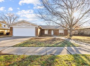 6417 Winn Dr, Edgecliff Village, TX 76134