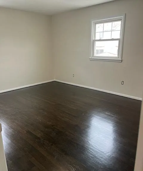 576 Britton Ave — Photo 13