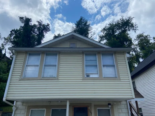 109 Tower Ln, Westover, WV 26501