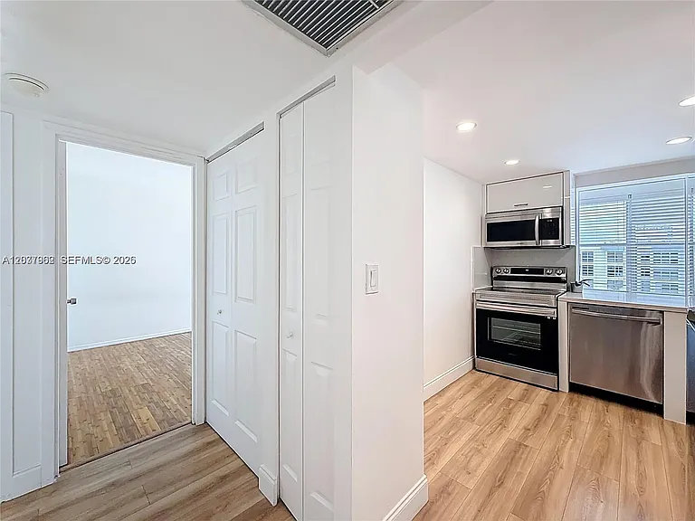 17560 Atlantic Blvd #501 — Photo 17