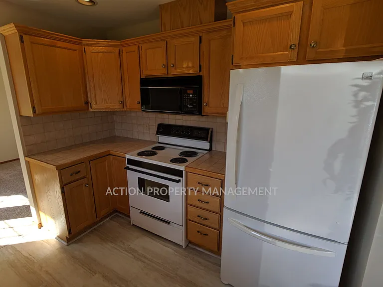 882 N Oxford Way — Photo 8