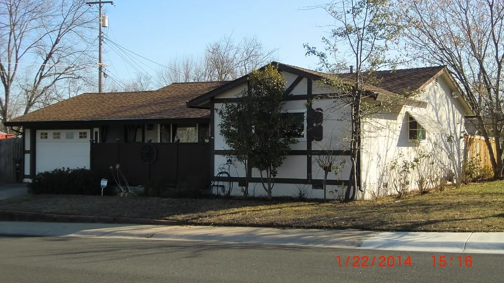8071 Glen Valley Cir photo 1