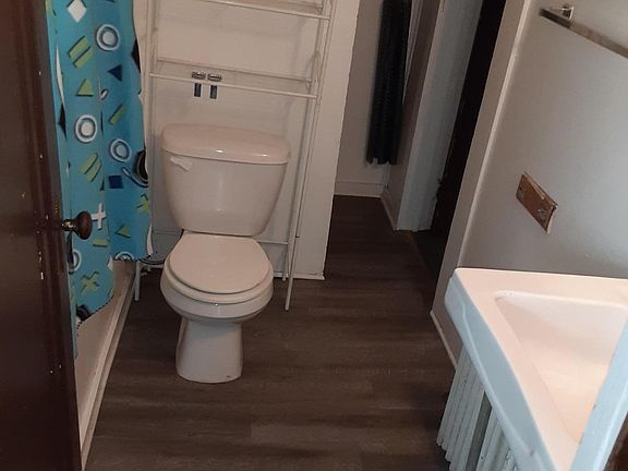 5th image of 220 Highland St #1