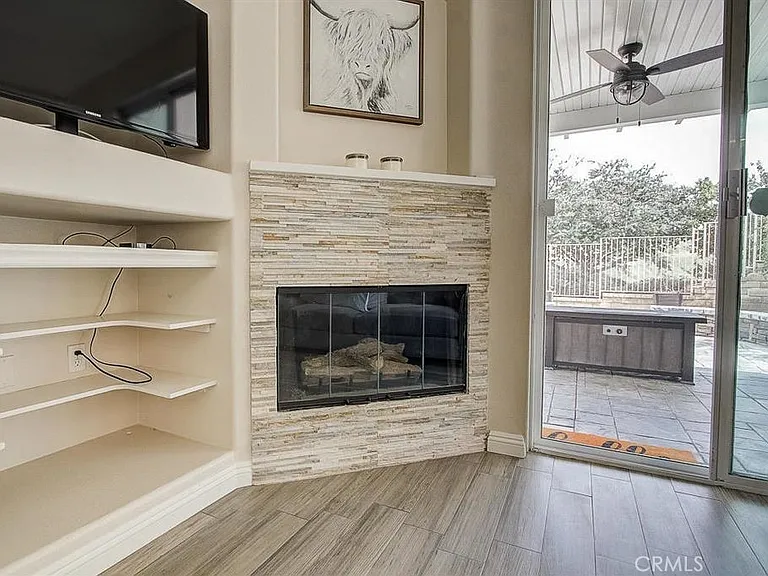 28545 Calex Dr — Photo 5