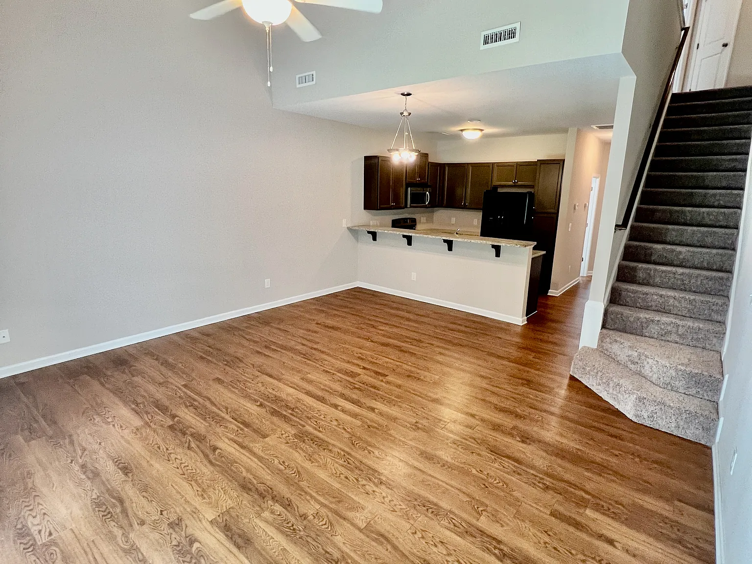 2 bed, $1,600 — Photo 2