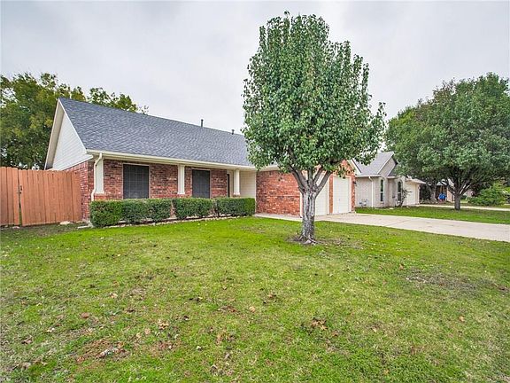 3rd image of 109 Roberts Dr