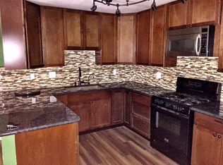 212 S Steckel Dr, Santa Paula, CA 93060