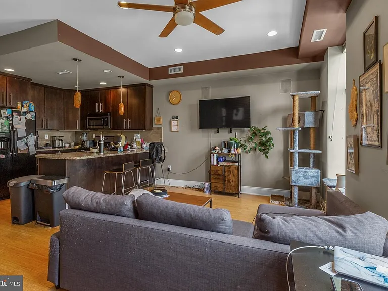 530 W Girard Ave #2 — Photo 7