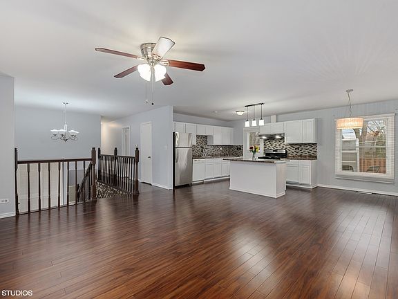3rd image of 6867 Longmeadow Ln