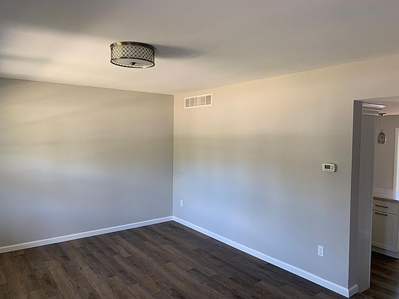 4th image of 19604 Aqueduct Ct
