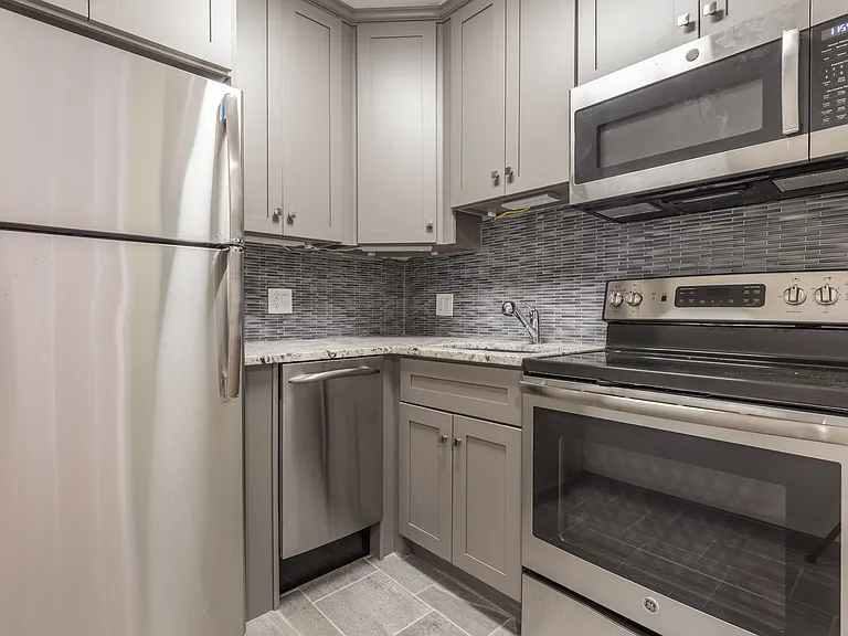 99 W Springfield St #3 — Photo 3
