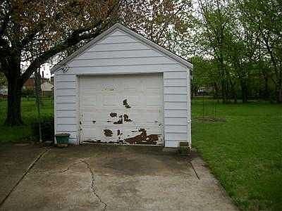 2nd image of 6912 Lois Dr