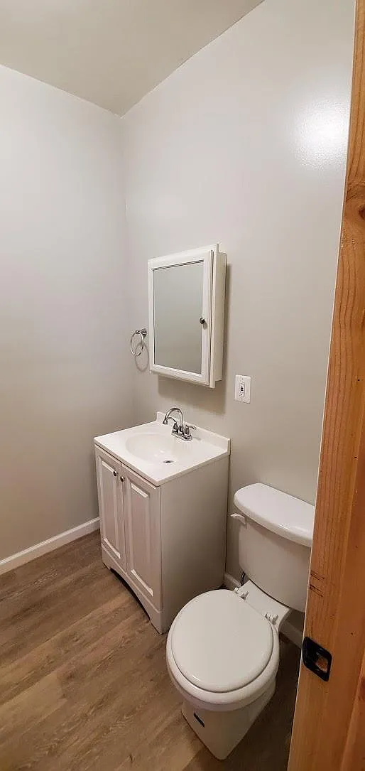 1553 N Harding Ave — Photo 3