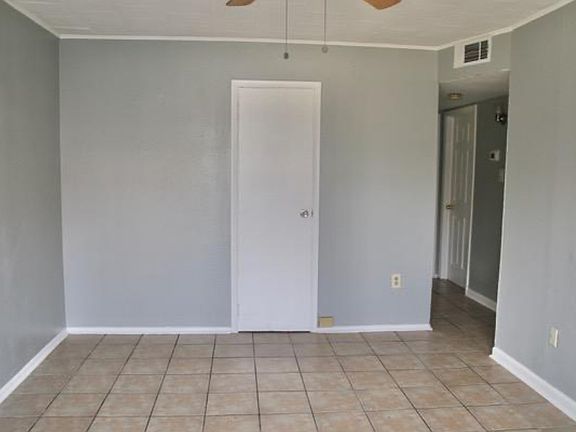 5th image of 417 Elmira Ave APT A
