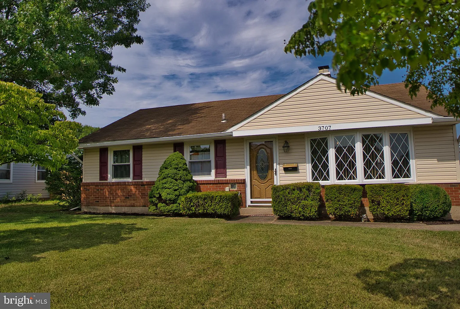 3707 Meridian Dr photo 1