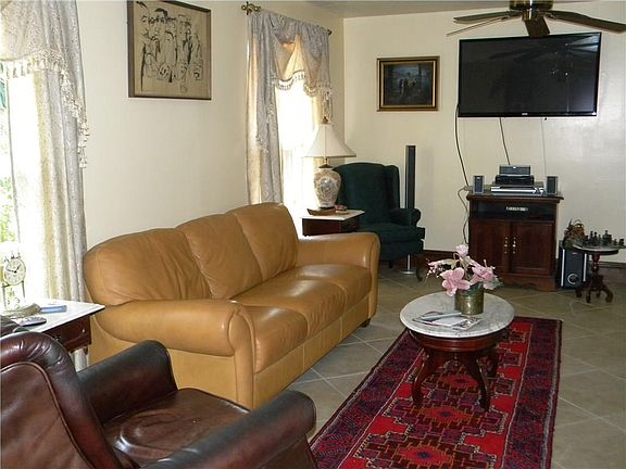 3rd image of 1216 4th Pl