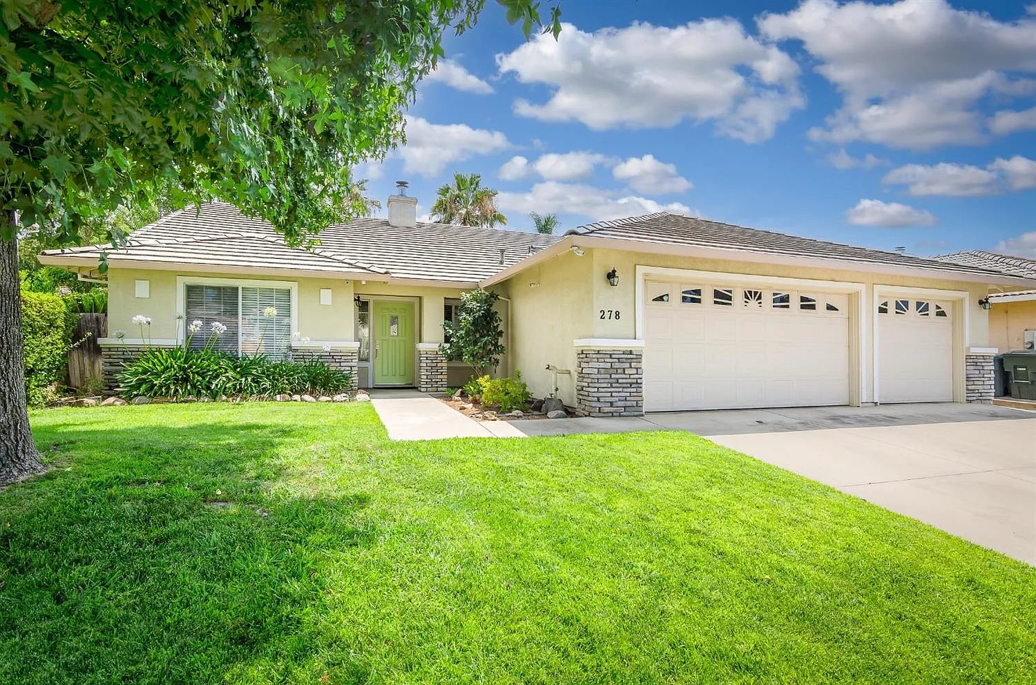 278 River Oaks Dr photo 1