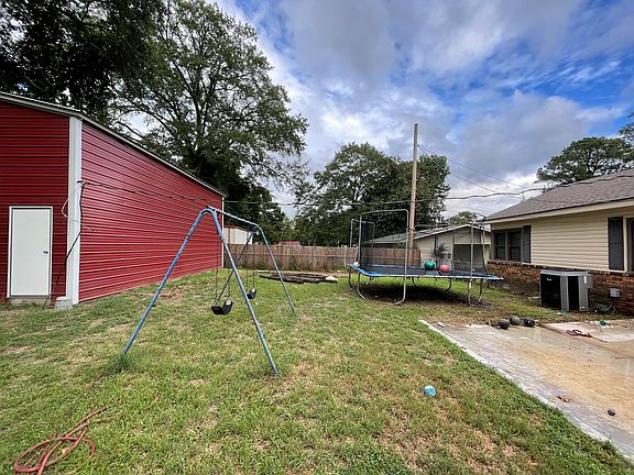 5th image of 1802 Sylvia St