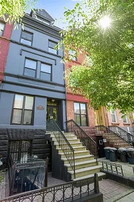 Rented by WaterStone Group, LLC | media 7