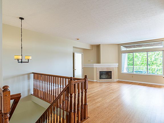 4th image of 2131-204 Longford Dr