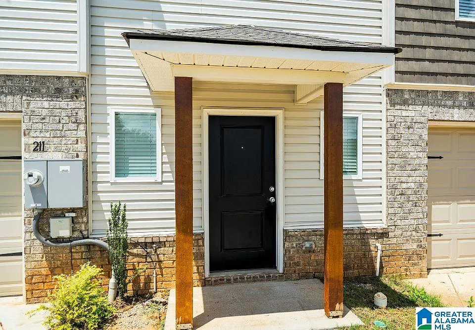3 bed, 2.5 bath, 1484 sqft, $1,400 — Photo 2